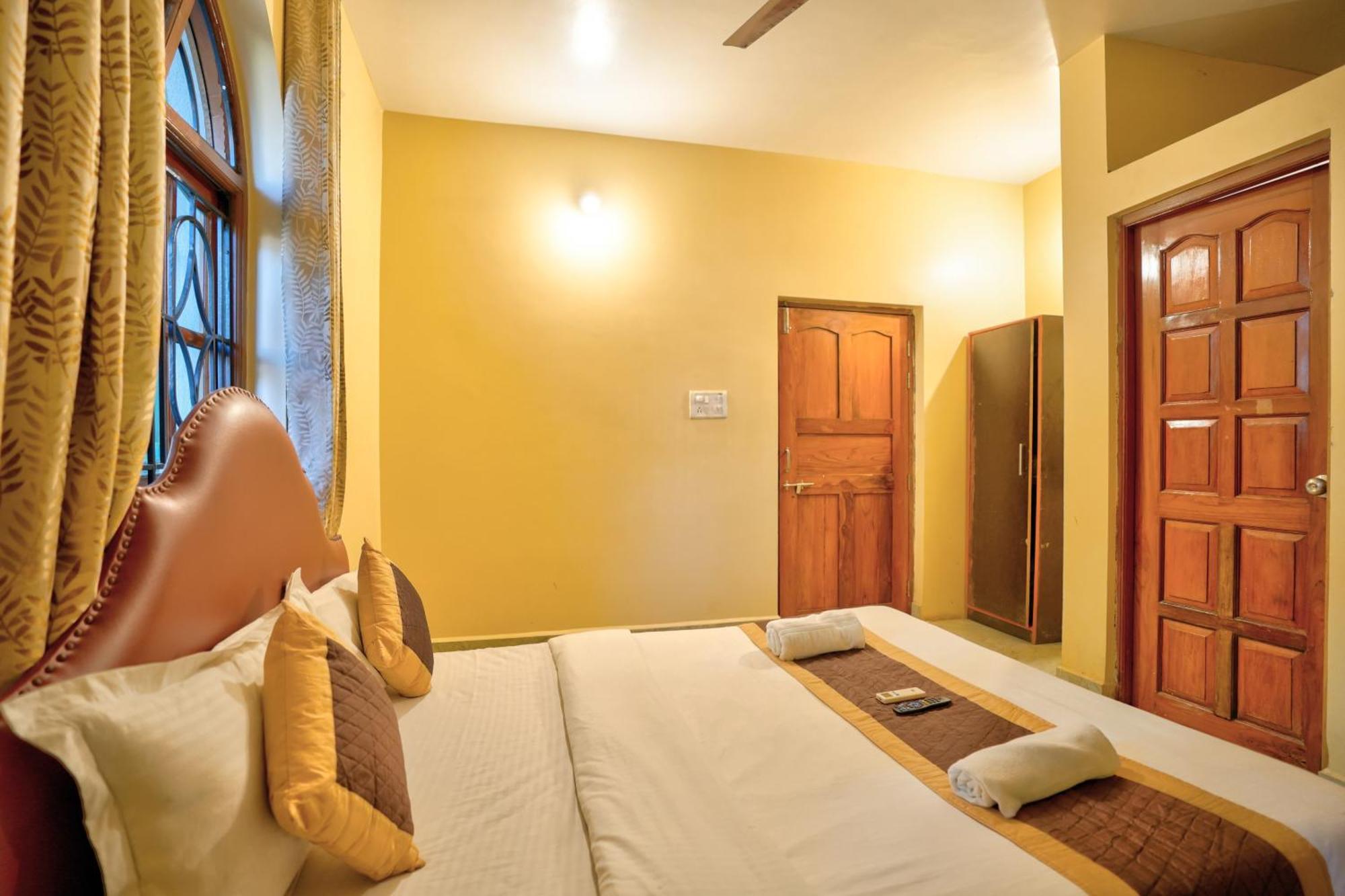 Roseal Beach Front Baga Exterior foto