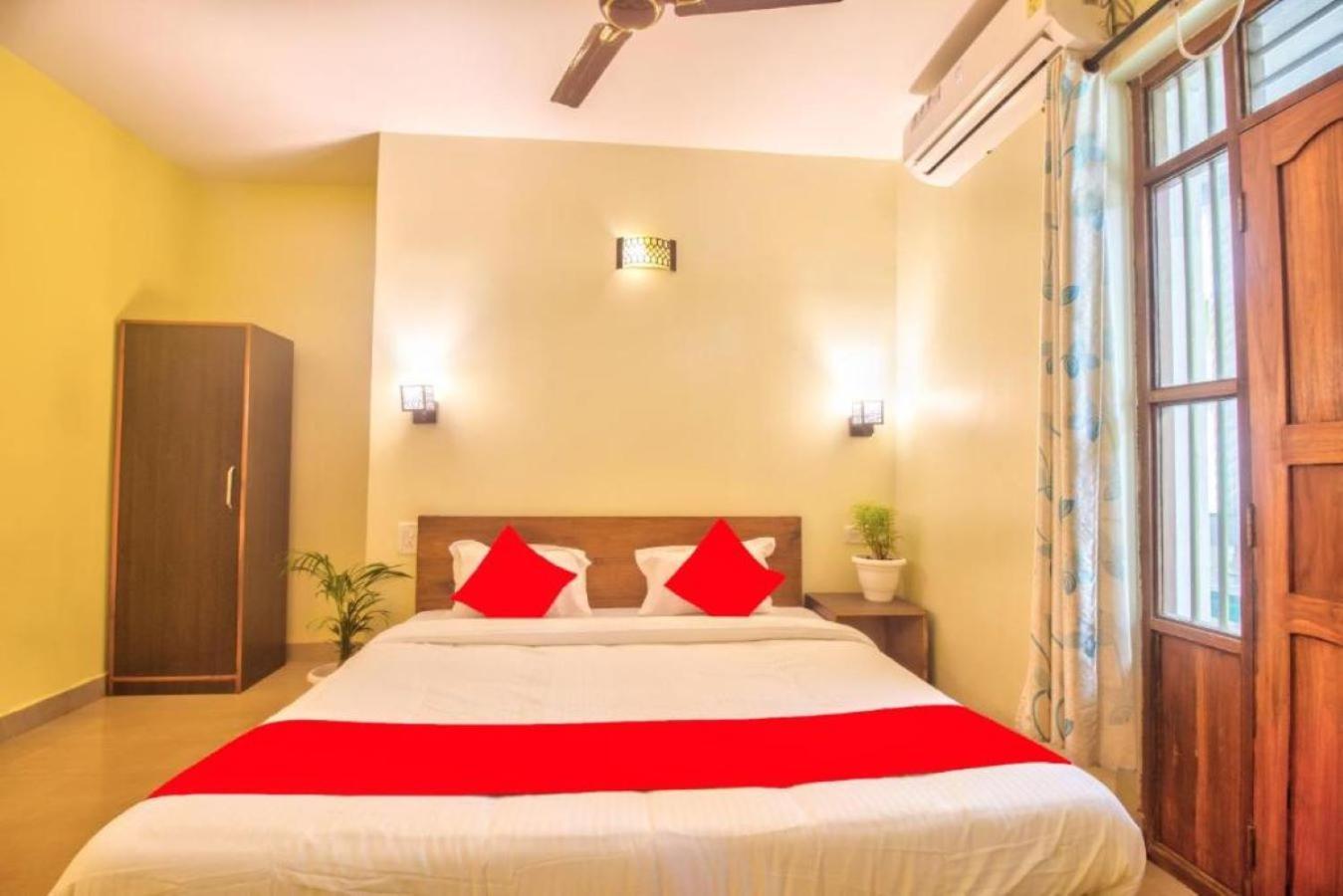 Roseal Beach Front Baga Exterior foto